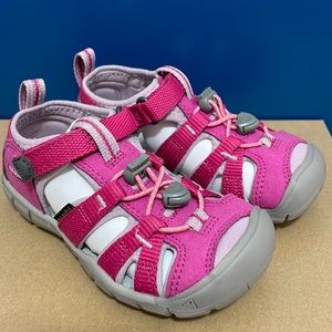 KEEN NWT toddler girl size 10 Seacamp II CNX pink shoes.